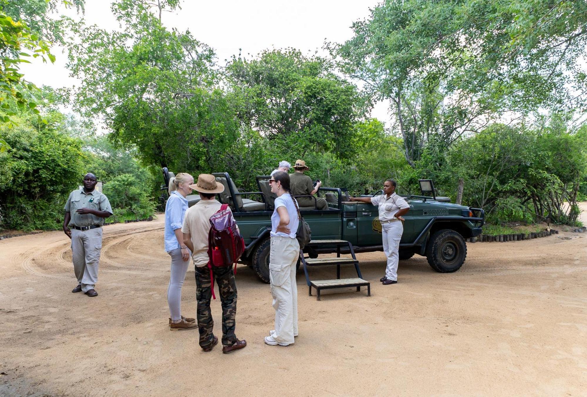 ソーニーブッシュ・ゲーム・リザーブ Tangala Safari Campヴィラ エクステリア 写真